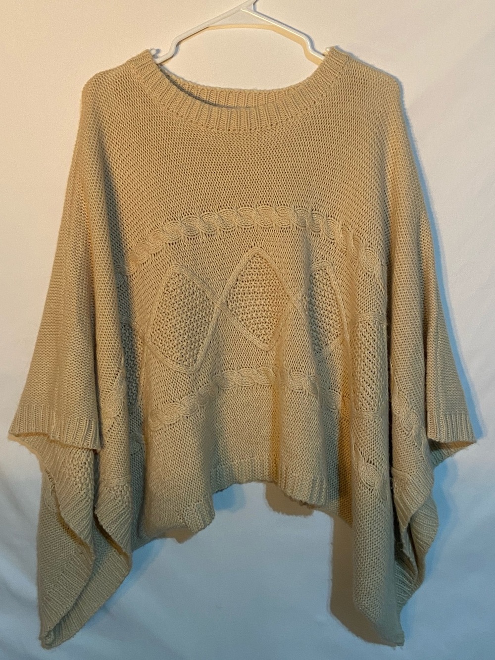 Hailey & Co Beige Cable Knit Poncho Sweater Size Large